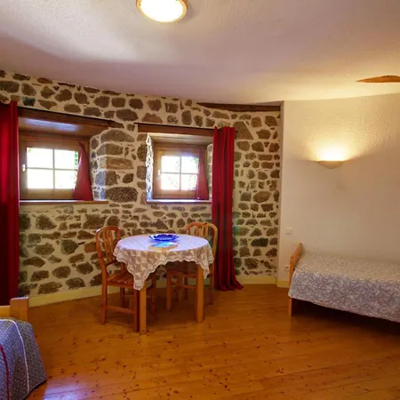Venkovský dům Maison Authentique 19e Siecle Avec Jardin Et Animaux Acceptes Saint-Didier-sur-Rochefort